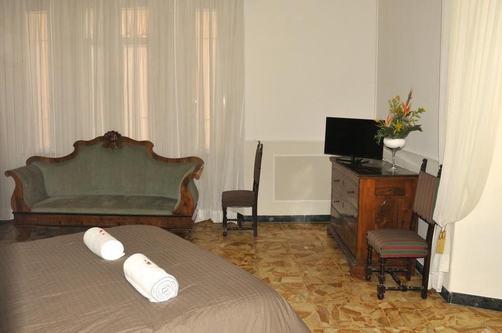 Alibrandi Palace Civitavecchia Rom bilde